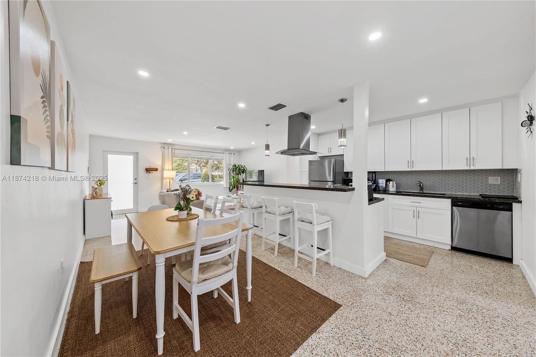 Недавно арендовано: $3,895 (3 спален, 2 ванн, 2330 Квадратных фут)