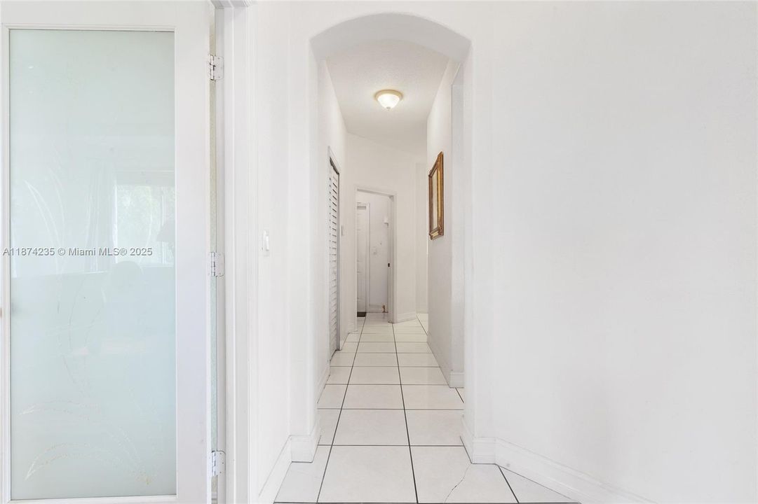 待售: $999,999 (4 贝兹, 2 浴室, 2131 平方英尺)