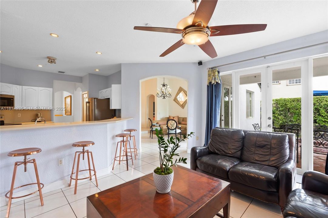 待售: $999,999 (4 贝兹, 2 浴室, 2131 平方英尺)