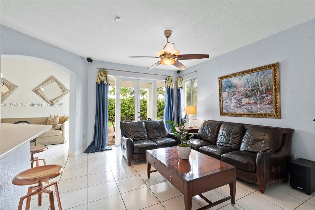 待售: $999,999 (4 贝兹, 2 浴室, 2131 平方英尺)