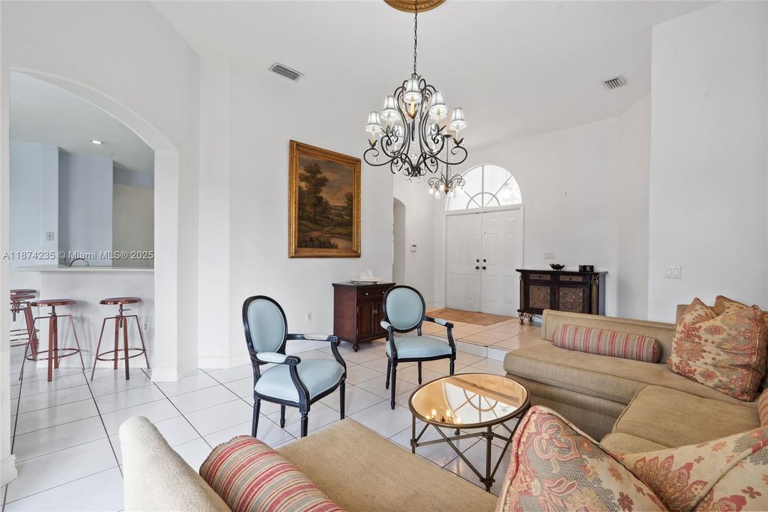 待售: $999,999 (4 贝兹, 2 浴室, 2131 平方英尺)