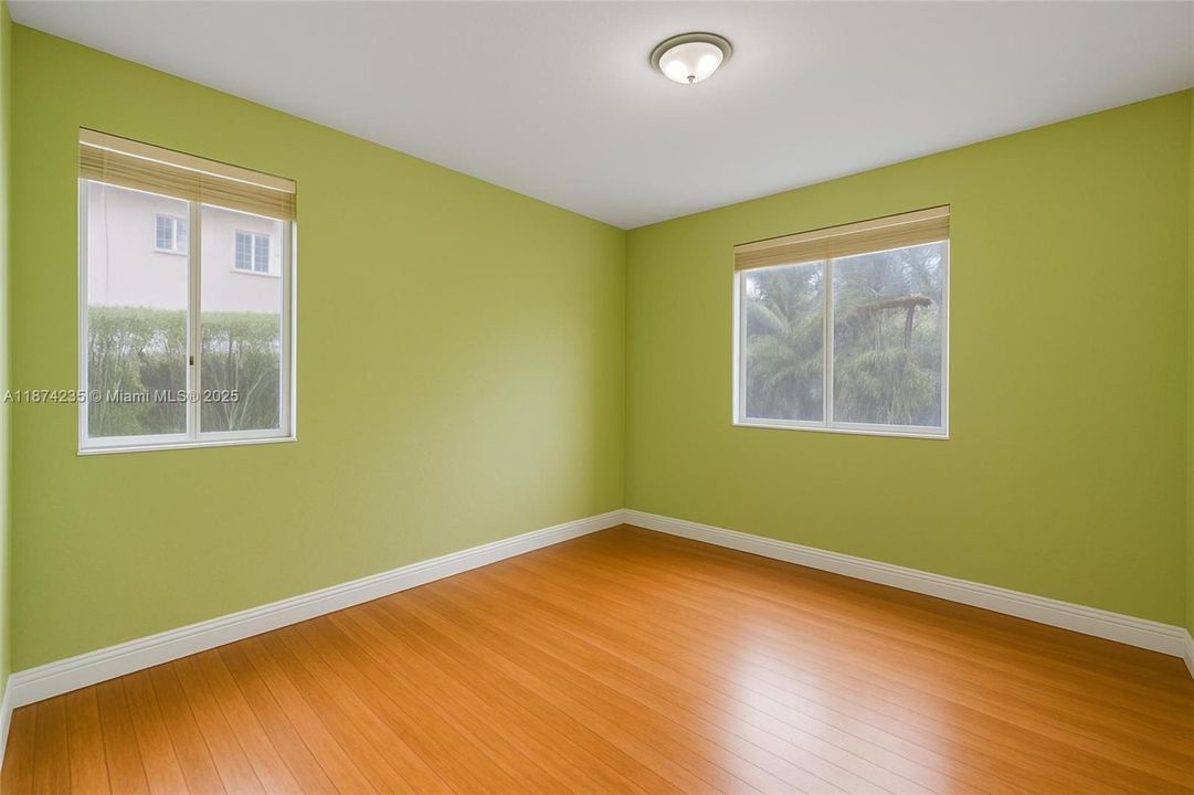 待售: $999,999 (4 贝兹, 2 浴室, 2131 平方英尺)