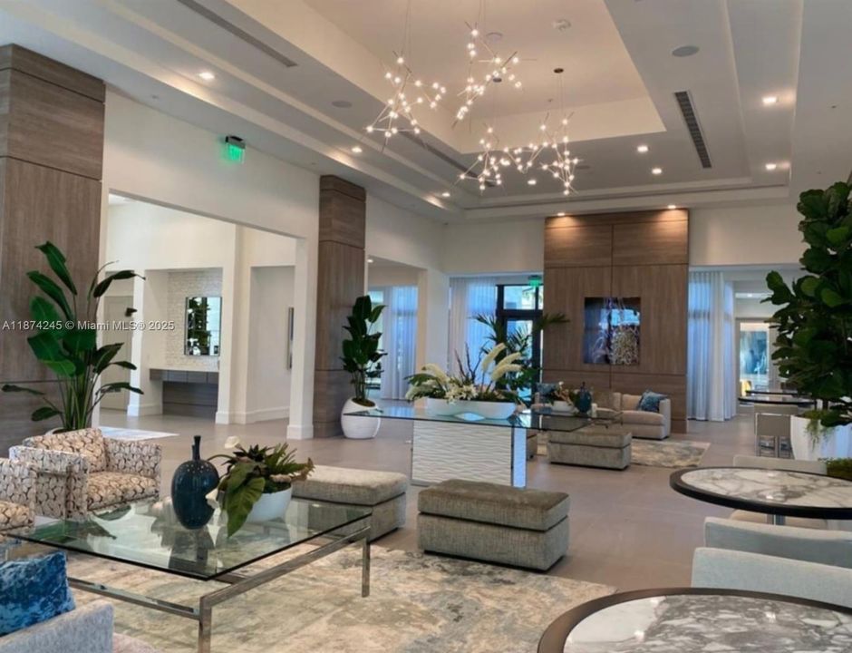 Под контрактом: $4,350 (3 спален, 2 ванн, 2070 Квадратных фут)