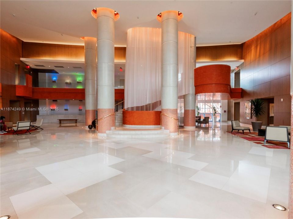 Recently Sold: $2,500,000 (2 beds, 2 baths, 1425 Square Feet)