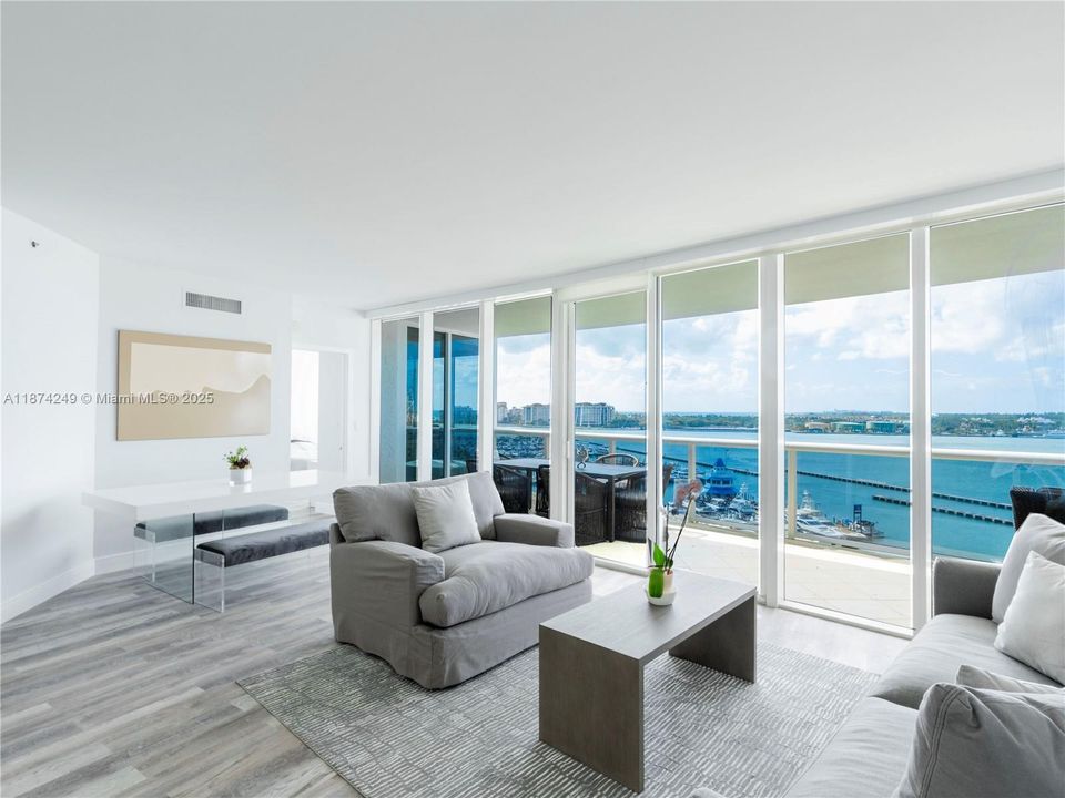Recently Sold: $2,500,000 (2 beds, 2 baths, 1425 Square Feet)