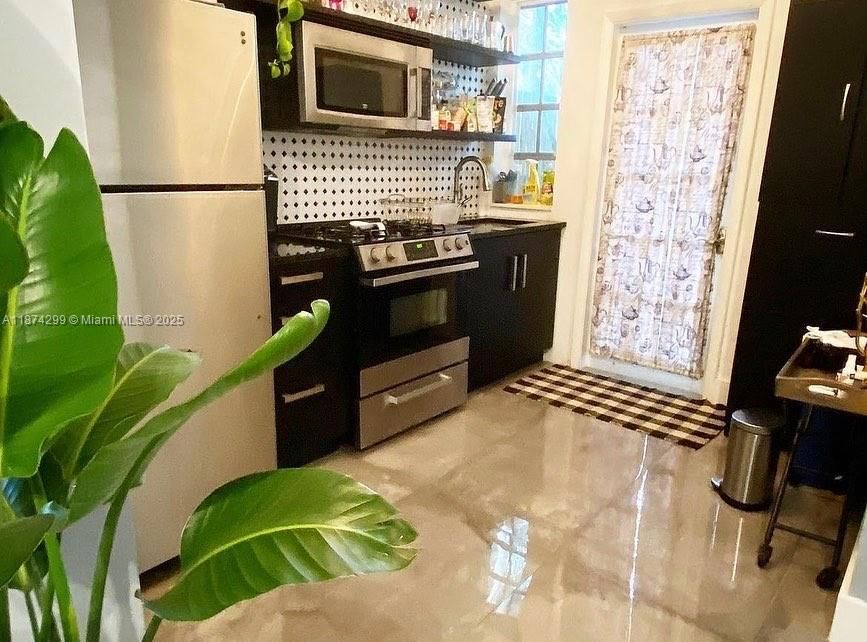 Recently Sold: $250,000 (1 beds, 1 baths, 501 Square Feet)