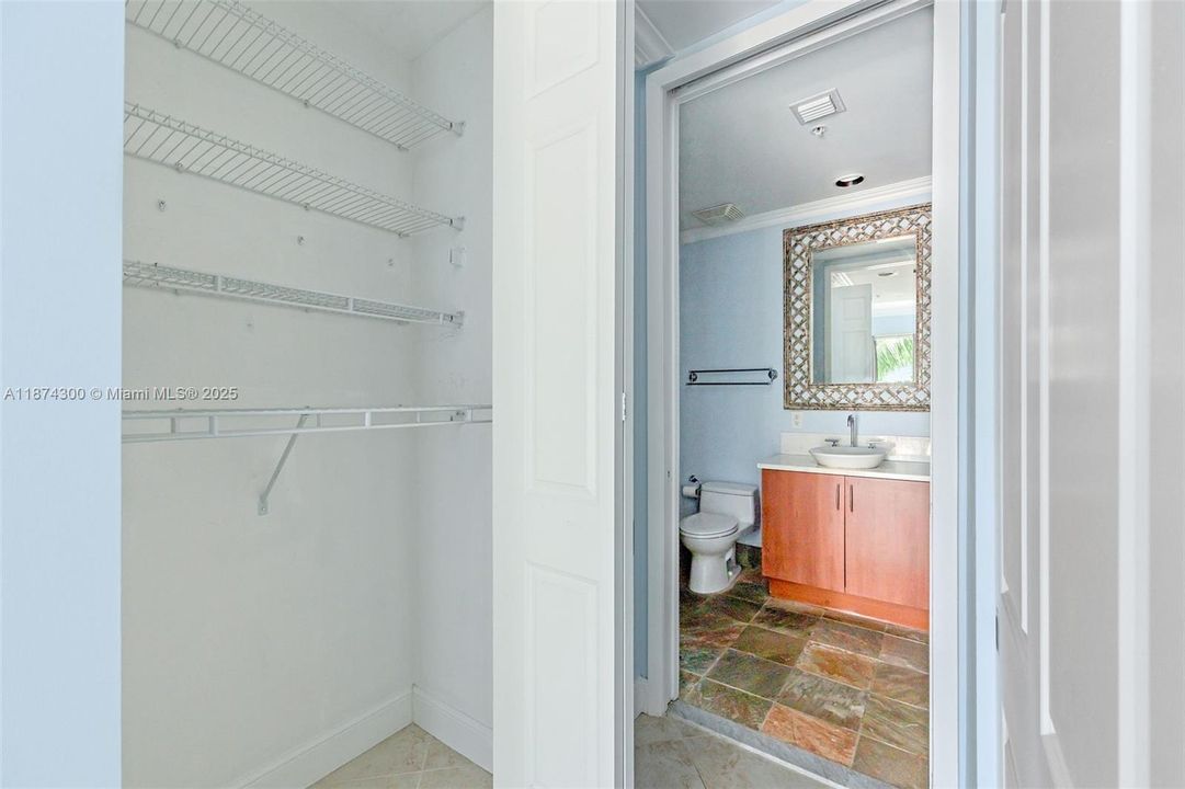 En Venta: $350,000 (1 camas, 1 baños, 1049 Pies cuadrados)