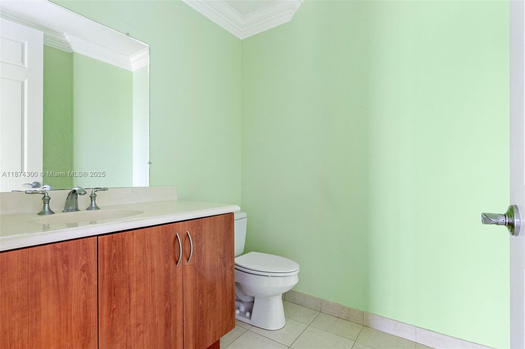 En Venta: $350,000 (1 camas, 1 baños, 1049 Pies cuadrados)