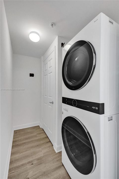 For Sale: $675,000 (3 beds, 2 baths, 1351 Square Feet)