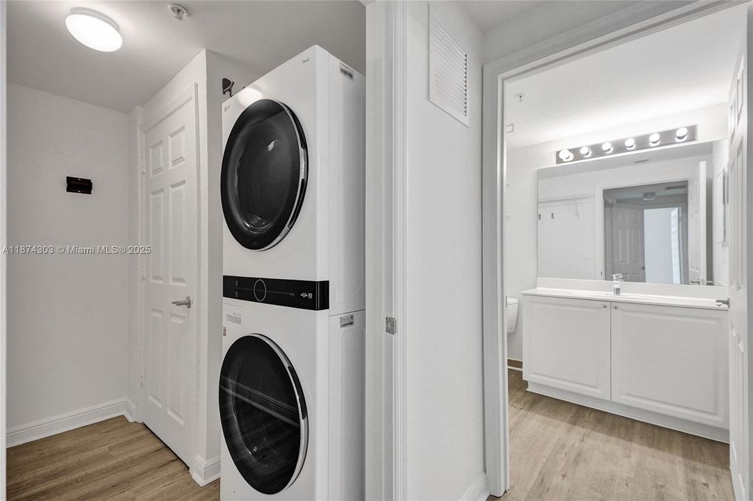 For Sale: $675,000 (3 beds, 2 baths, 1351 Square Feet)