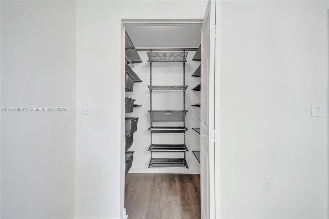 For Sale: $675,000 (3 beds, 2 baths, 1351 Square Feet)