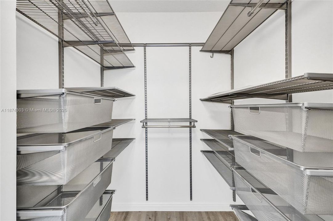 For Sale: $675,000 (3 beds, 2 baths, 1351 Square Feet)