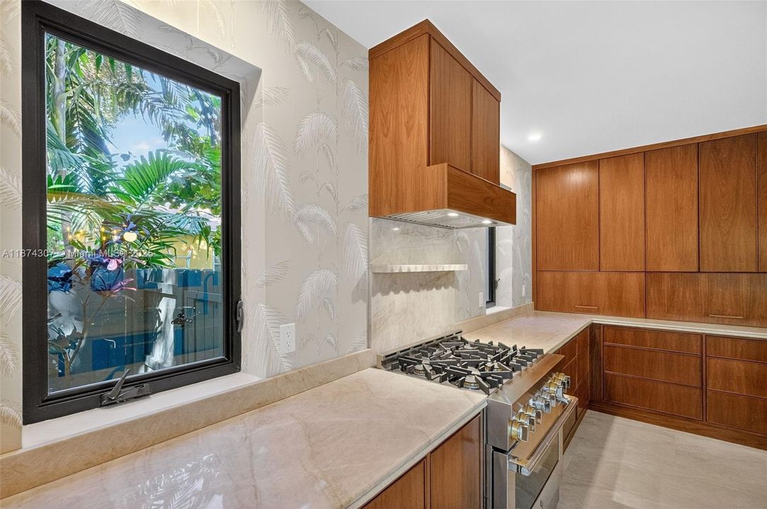 En Venta: $4,900,000 (4 camas, 4 baños, 3988 Pies cuadrados)