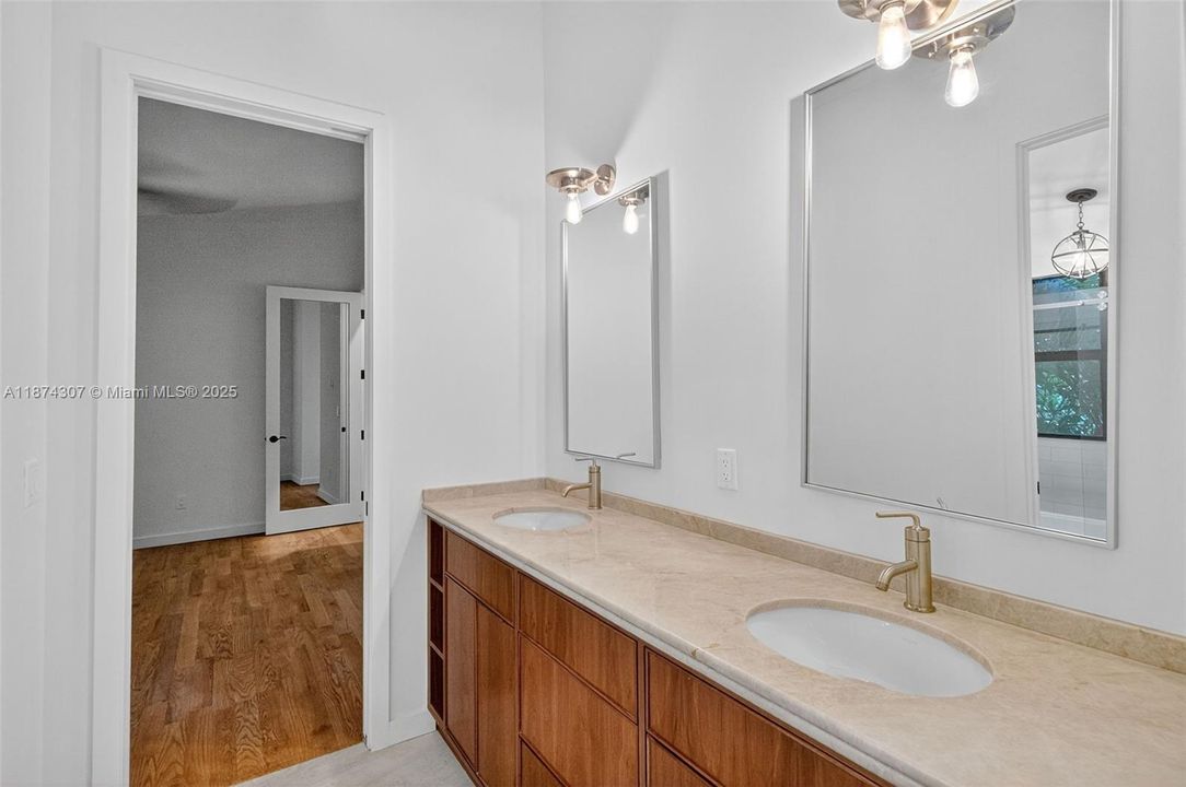 En Venta: $4,900,000 (4 camas, 4 baños, 3988 Pies cuadrados)