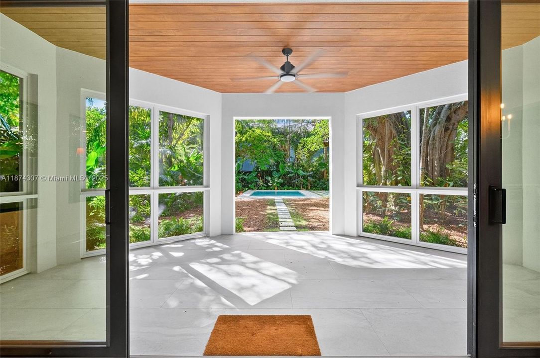 En Venta: $4,900,000 (4 camas, 4 baños, 3988 Pies cuadrados)