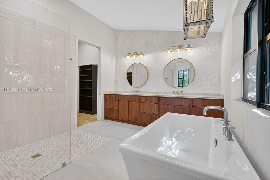 En Venta: $4,900,000 (4 camas, 4 baños, 3988 Pies cuadrados)