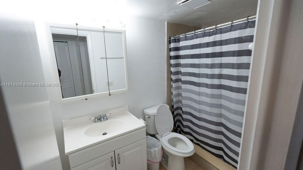 Недавно продано: $100,000 (2 спален, 2 ванн, 960 Квадратных фут)