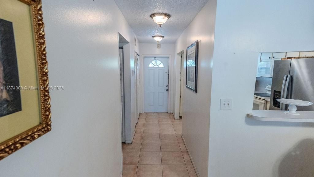 Недавно продано: $100,000 (2 спален, 2 ванн, 960 Квадратных фут)