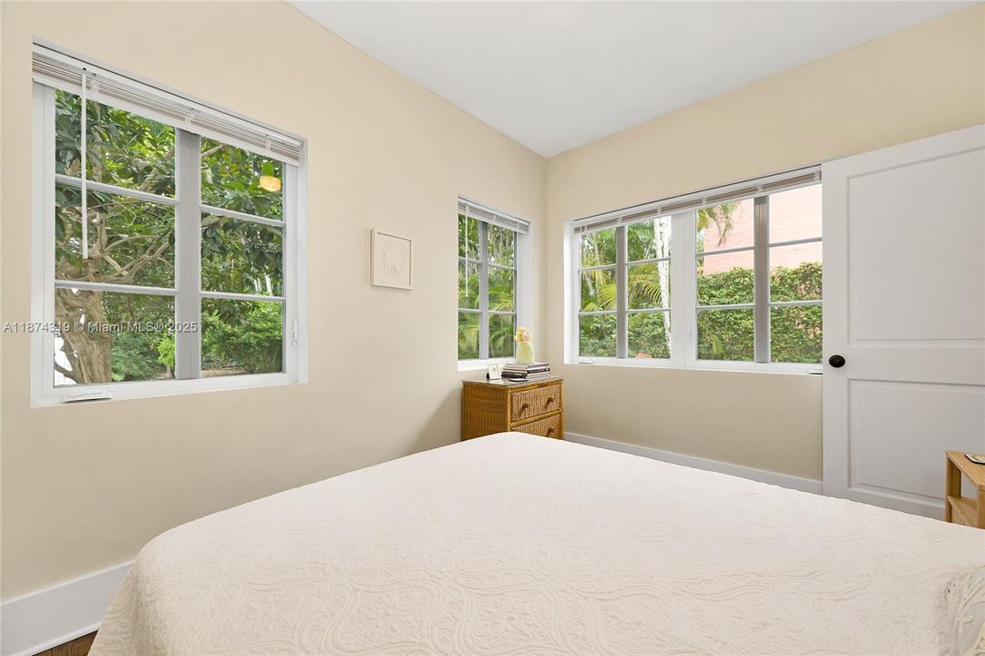 Vendido Recientemente: $1,249,000 (3 camas, 1 baños, 1562 Pies cuadrados)