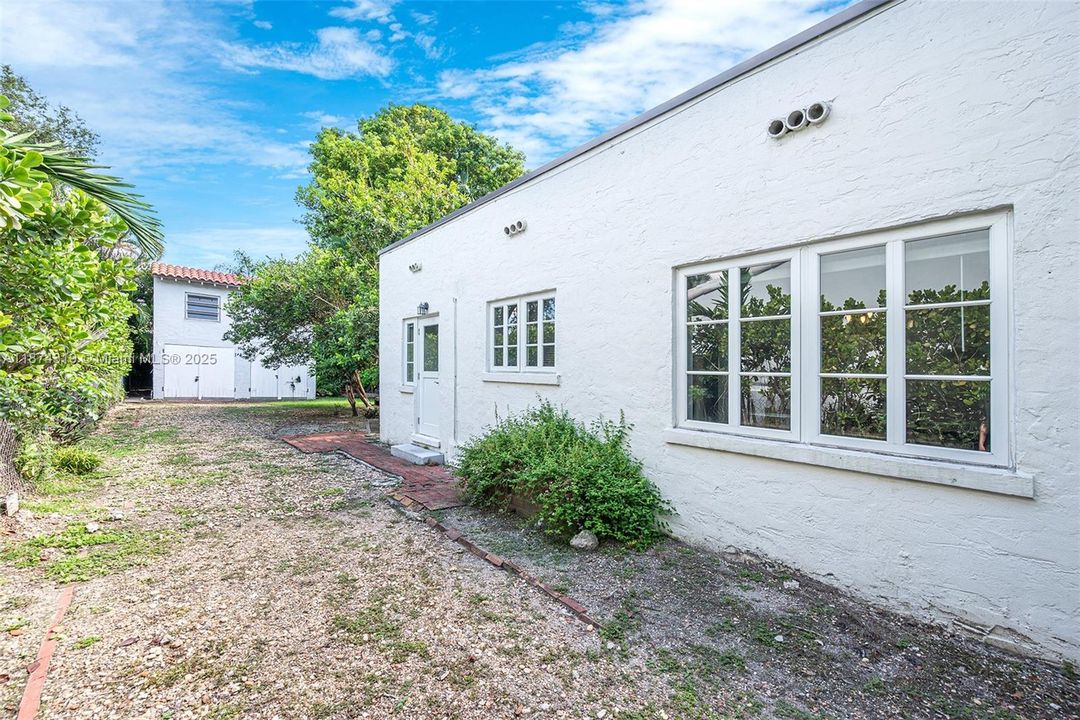 Vendido Recientemente: $1,249,000 (3 camas, 1 baños, 1562 Pies cuadrados)