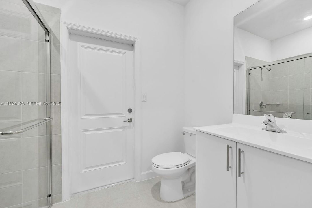 Под контрактом: $850,000 (5 спален, 3 ванн, 3033 Квадратных фут)