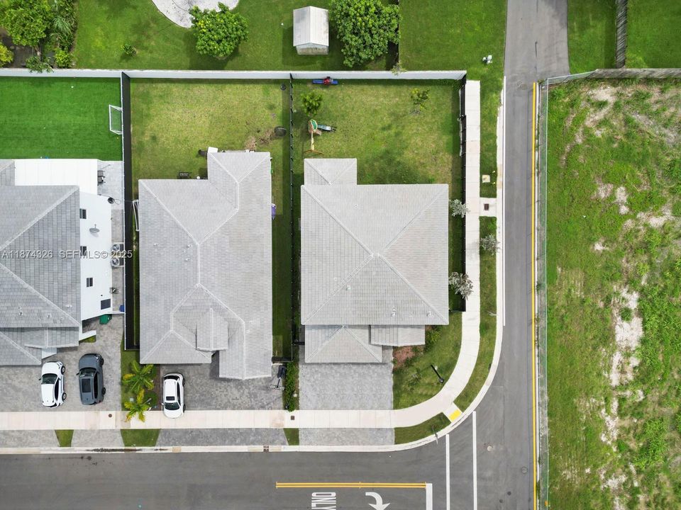 Под контрактом: $850,000 (5 спален, 3 ванн, 3033 Квадратных фут)