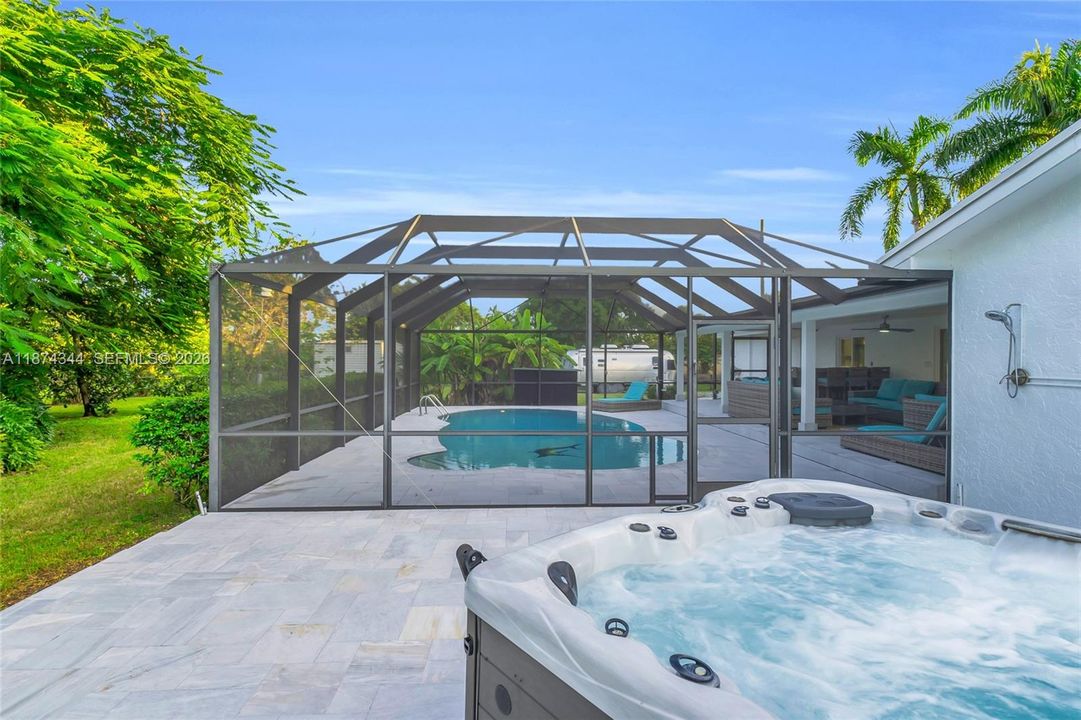 На продажу: $1,295,000 (4 спален, 2 ванн, 2386 Квадратных фут)