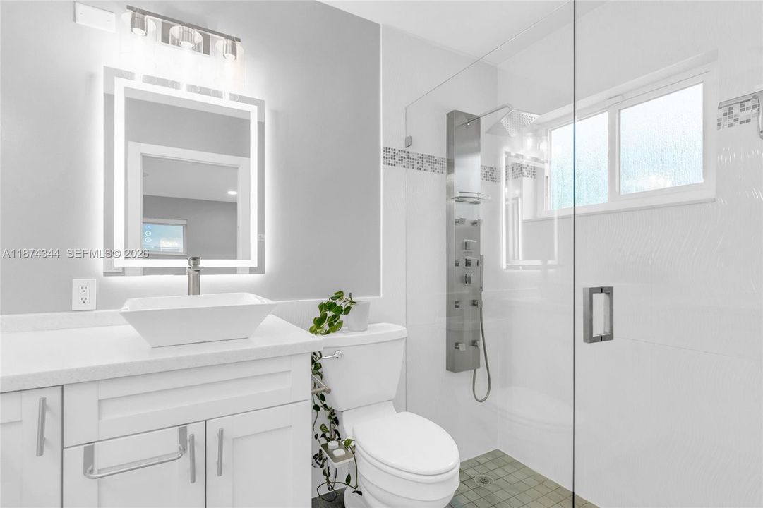 На продажу: $1,295,000 (4 спален, 2 ванн, 2386 Квадратных фут)