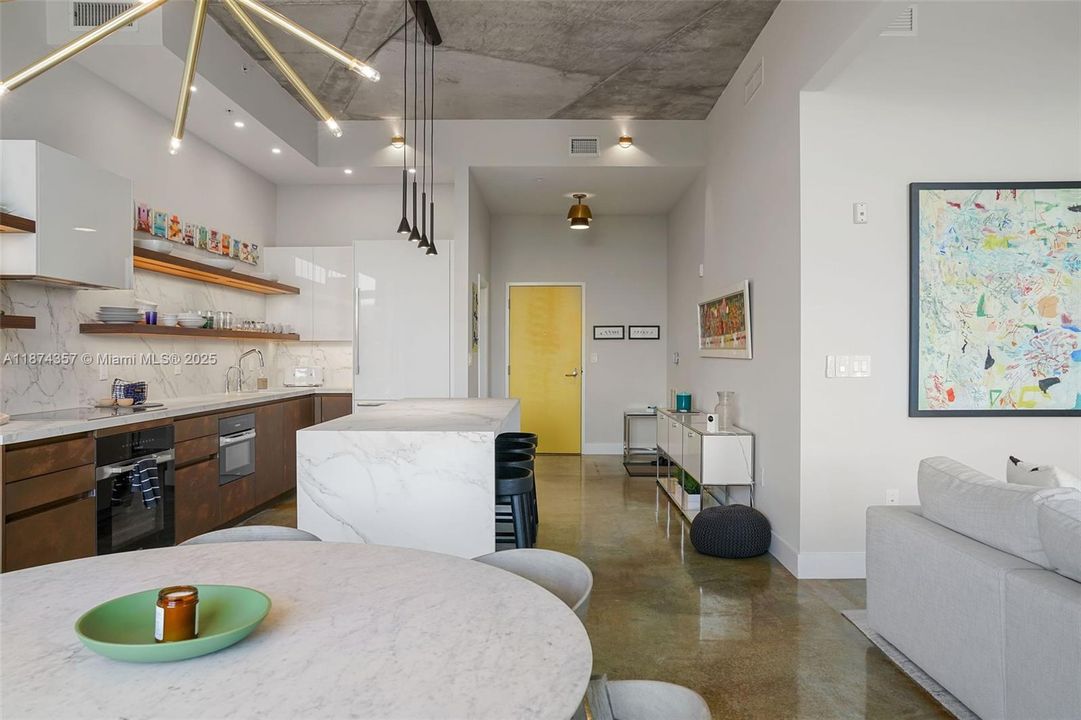 待售: $1,250,000 (2 贝兹, 2 浴室, 1450 平方英尺)