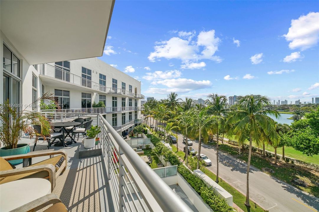 待售: $1,250,000 (2 贝兹, 2 浴室, 1450 平方英尺)