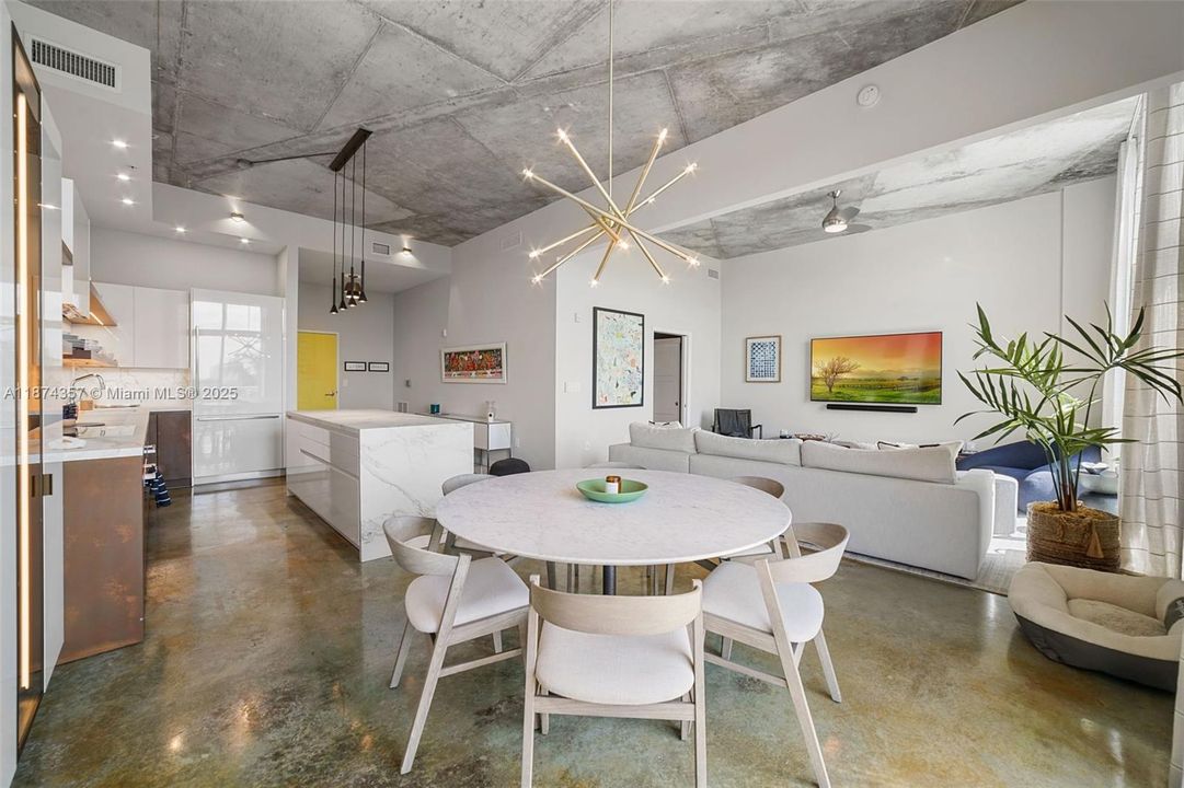 待售: $1,250,000 (2 贝兹, 2 浴室, 1450 平方英尺)