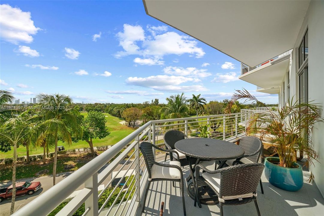 待售: $1,250,000 (2 贝兹, 2 浴室, 1450 平方英尺)