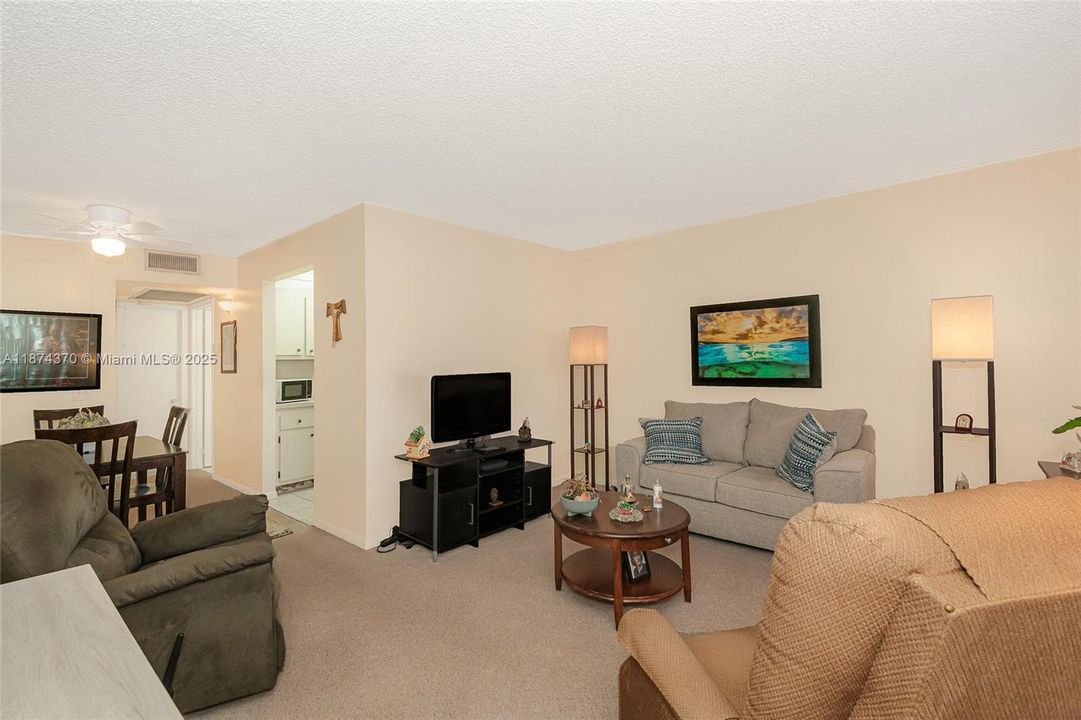 Vendido Recientemente: $85,000 (1 camas, 1 baños, 585 Pies cuadrados)