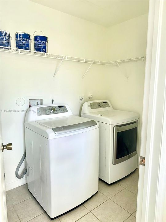 For Sale: $380,000 (3 beds, 2 baths, 1616 Square Feet)