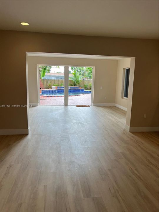 Active With Contract: $3,700 (3 beds, 2 baths, 1176 Square Feet)
