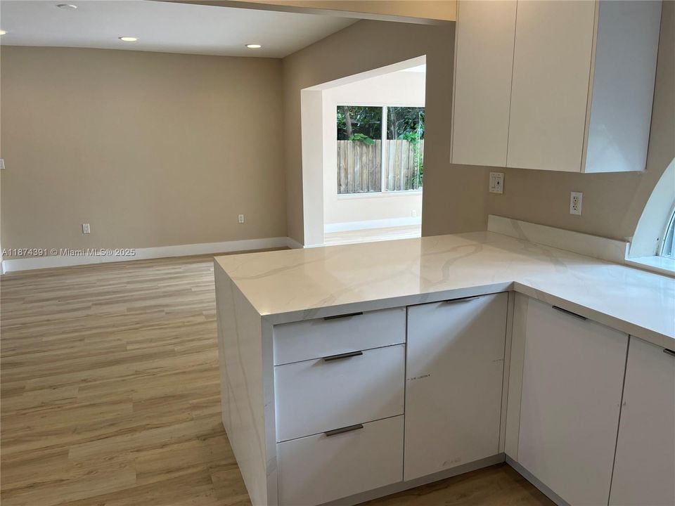 Active With Contract: $3,700 (3 beds, 2 baths, 1176 Square Feet)