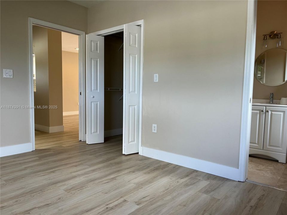 Active With Contract: $3,700 (3 beds, 2 baths, 1176 Square Feet)