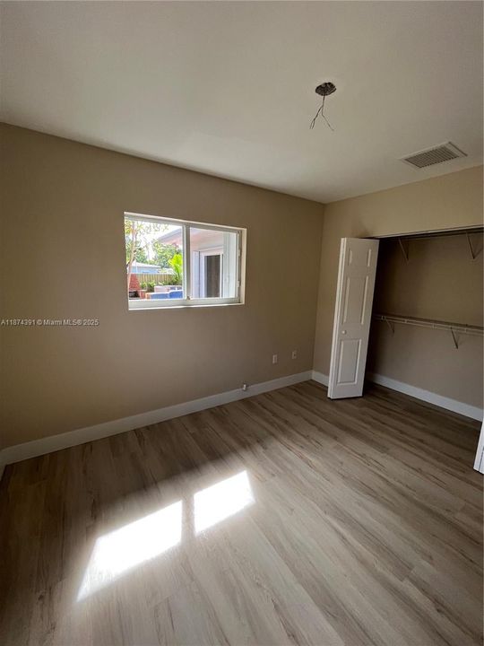 Active With Contract: $3,700 (3 beds, 2 baths, 1176 Square Feet)