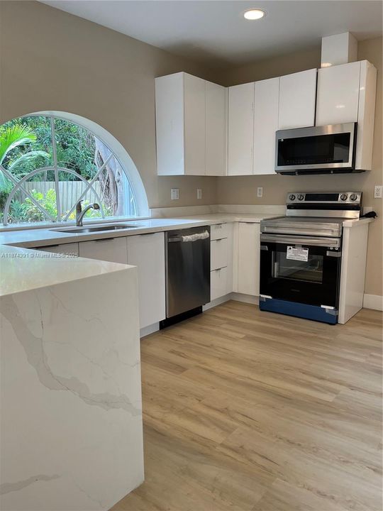 Active With Contract: $3,700 (3 beds, 2 baths, 1176 Square Feet)