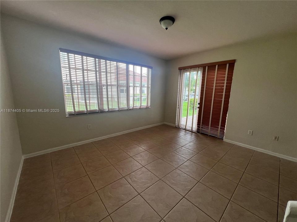 For Rent: $3,150 (3 beds, 3 baths, 1582 Square Feet)