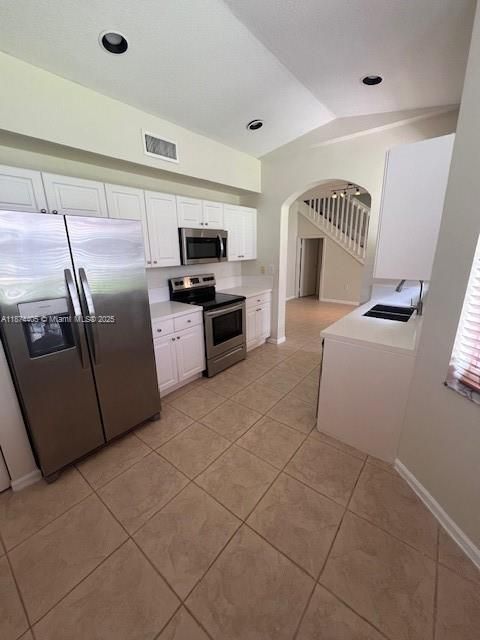 For Rent: $3,150 (3 beds, 3 baths, 1582 Square Feet)
