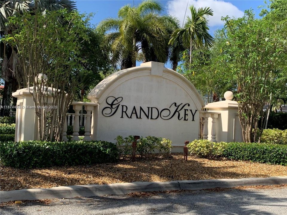 For Rent: $3,150 (3 beds, 3 baths, 1582 Square Feet)