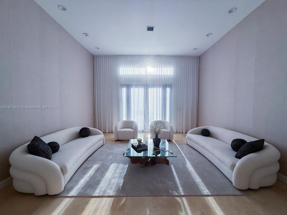 合同活跃: $2,650,000 (5 贝兹, 4 浴室, 4582 平方英尺)