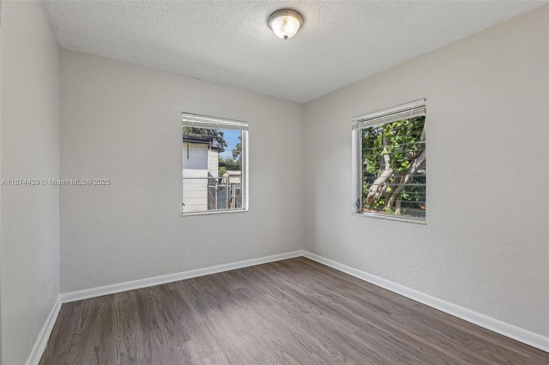 Active With Contract: $416,400 (3 beds, 2 baths, 1753 Square Feet)