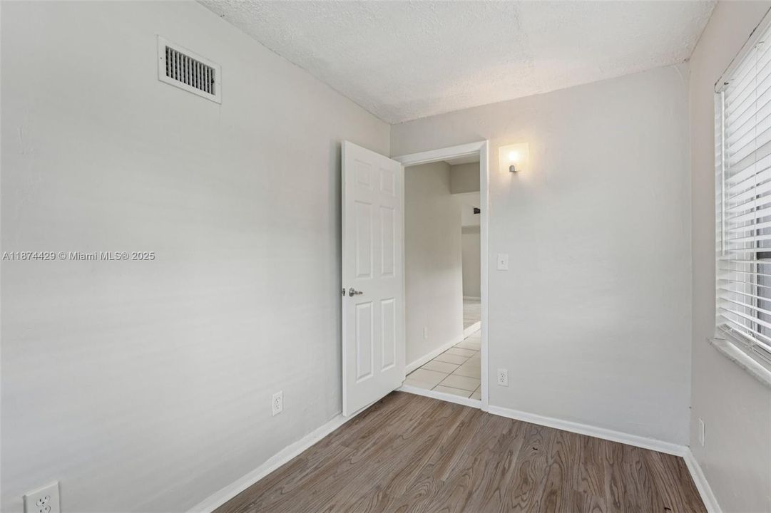 Active With Contract: $416,400 (3 beds, 2 baths, 1753 Square Feet)