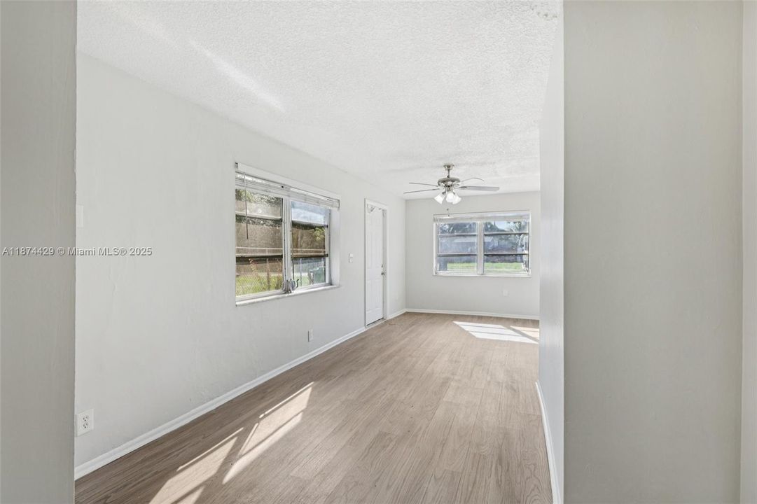 Active With Contract: $416,400 (3 beds, 2 baths, 1753 Square Feet)