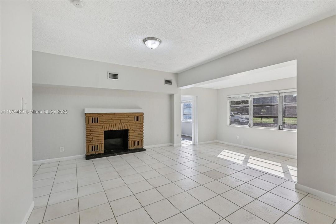 Active With Contract: $416,400 (3 beds, 2 baths, 1753 Square Feet)