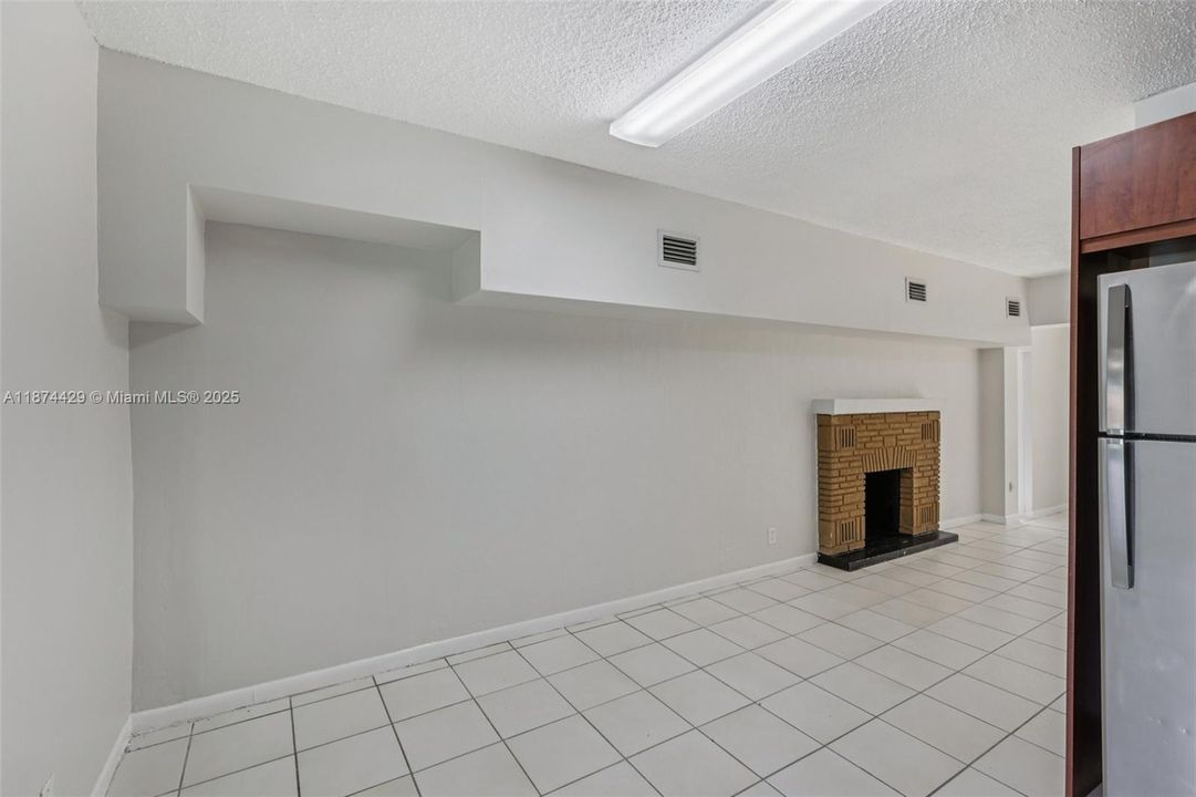 Active With Contract: $416,400 (3 beds, 2 baths, 1753 Square Feet)