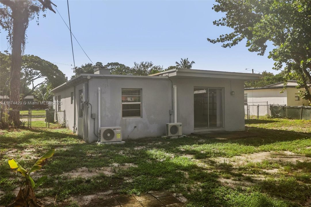 Active With Contract: $416,400 (3 beds, 2 baths, 1753 Square Feet)