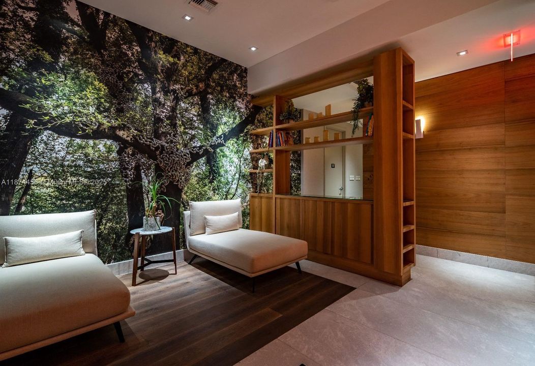 For Sale: $1,150,000 (2 beds, 3 baths, 1314 Square Feet)